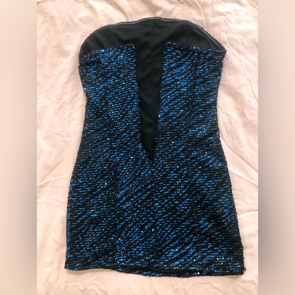 PRETTY LITTLE THING MINI SPARKLING DRESS - Picture 3 of 3